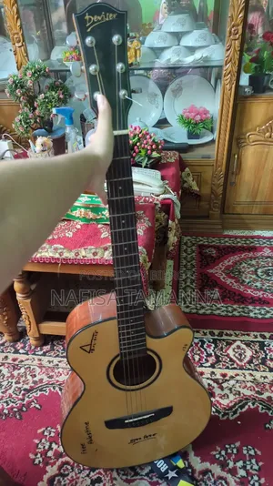 Deviser Guitar Model No L720a-N