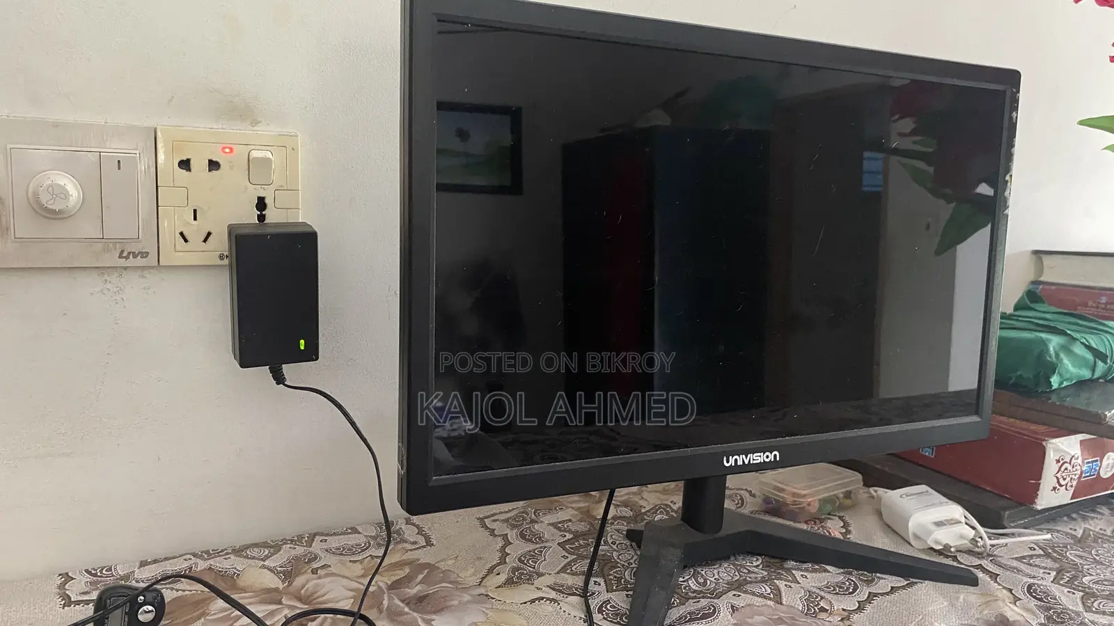19 Inch Univision Monitor