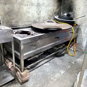 তিন বার্নারের বড় চুলা ও হুড