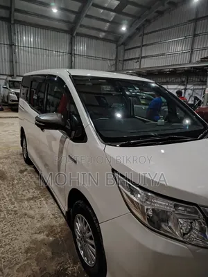 Toyota Noah 1.8 FWD Hybrid (7 Seater) 2017 White