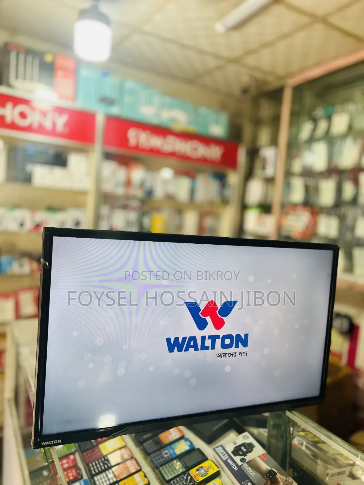 Walton Smart TV Like New Condition, With All Accessories