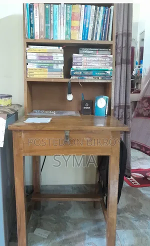 সেগুন কাঠের টেবিল