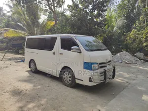 Toyota HiAce 2014 White