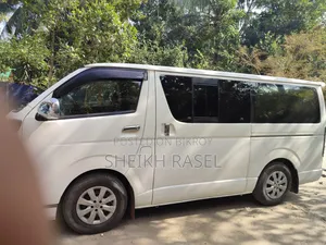 Toyota HiAce 2014 White