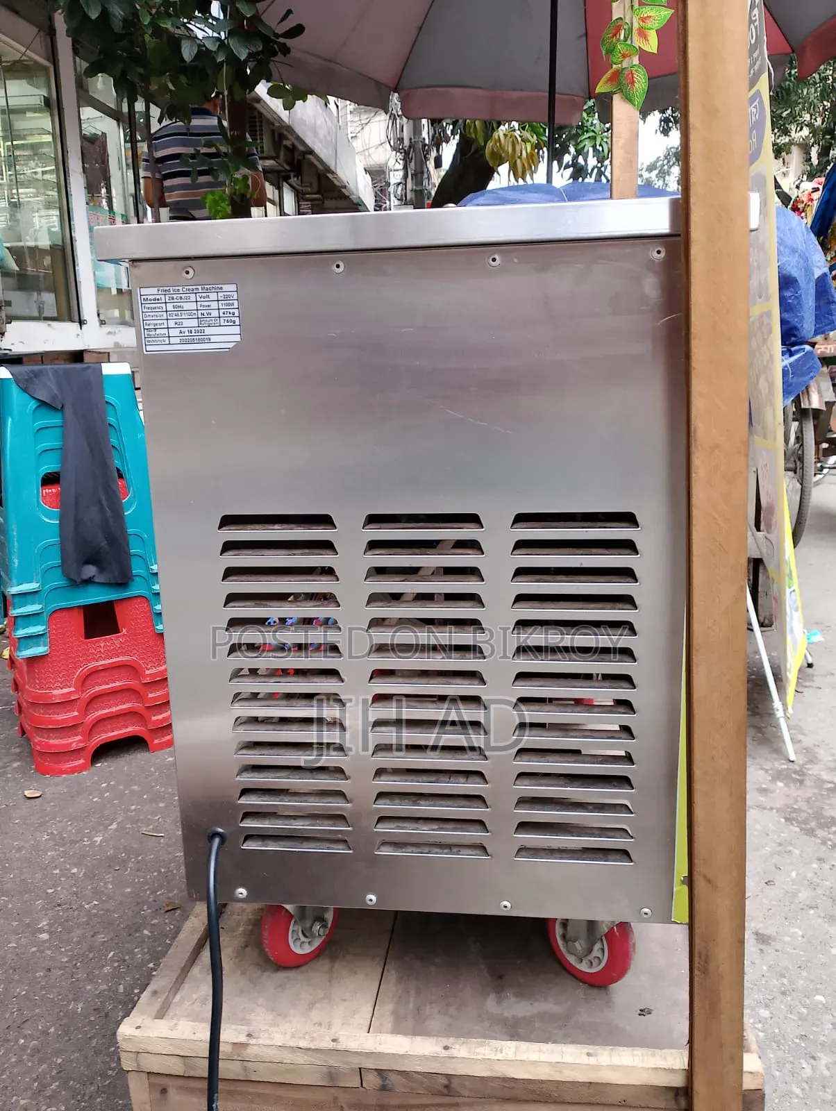 Rolling Ice Cream Machine