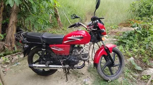 মোটরসাইকেল ২০১৮ রেড