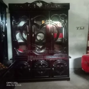 ওয়াল শোকেস বিক্রি হবে