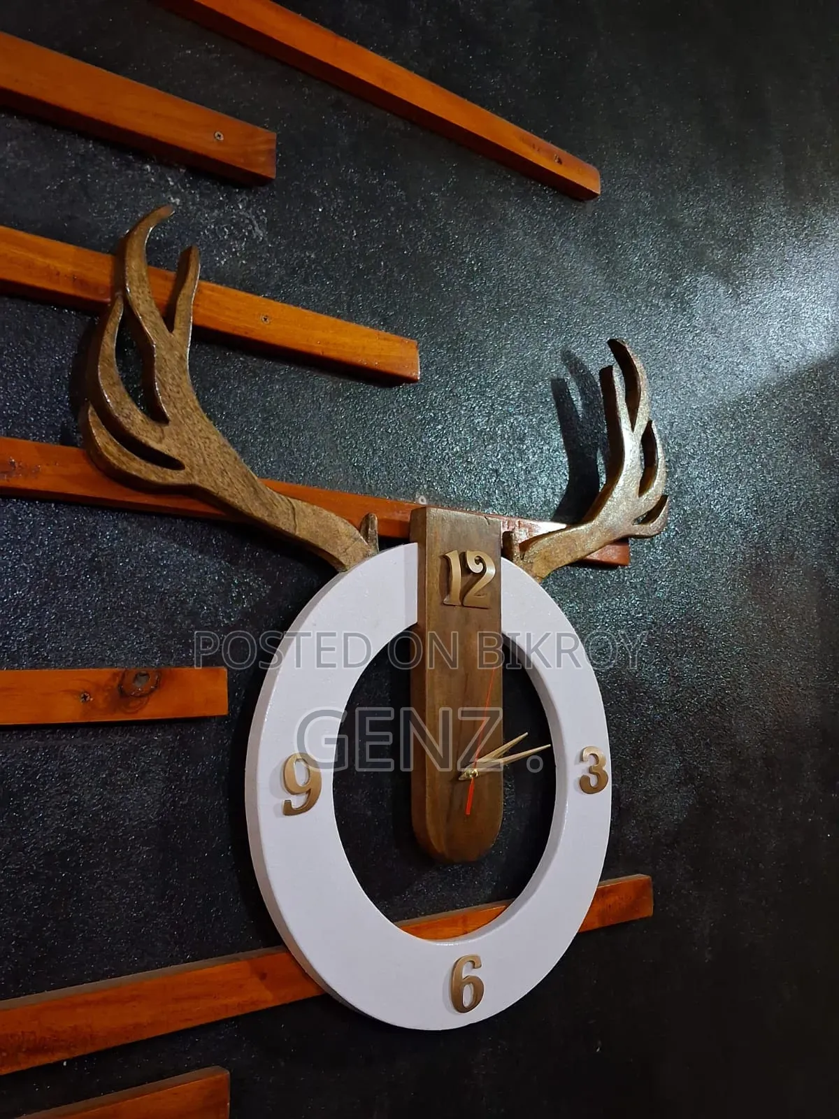 Luxury Antler Design Wooden Wall Clock