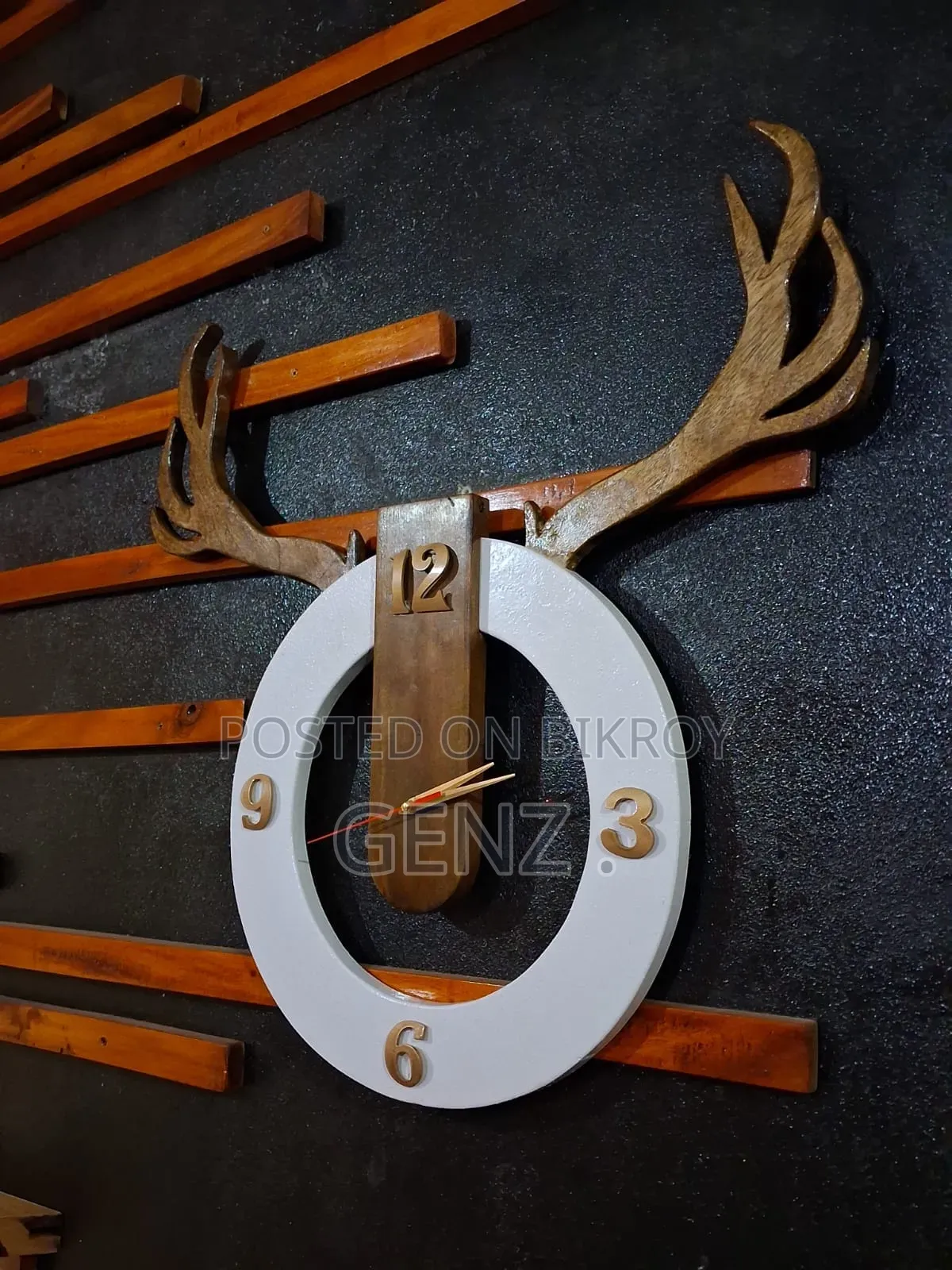 Luxury Antler Design Wooden Wall Clock