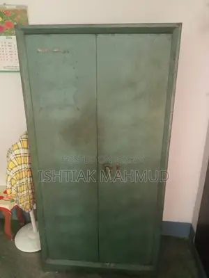 স্টিল আলমিরা