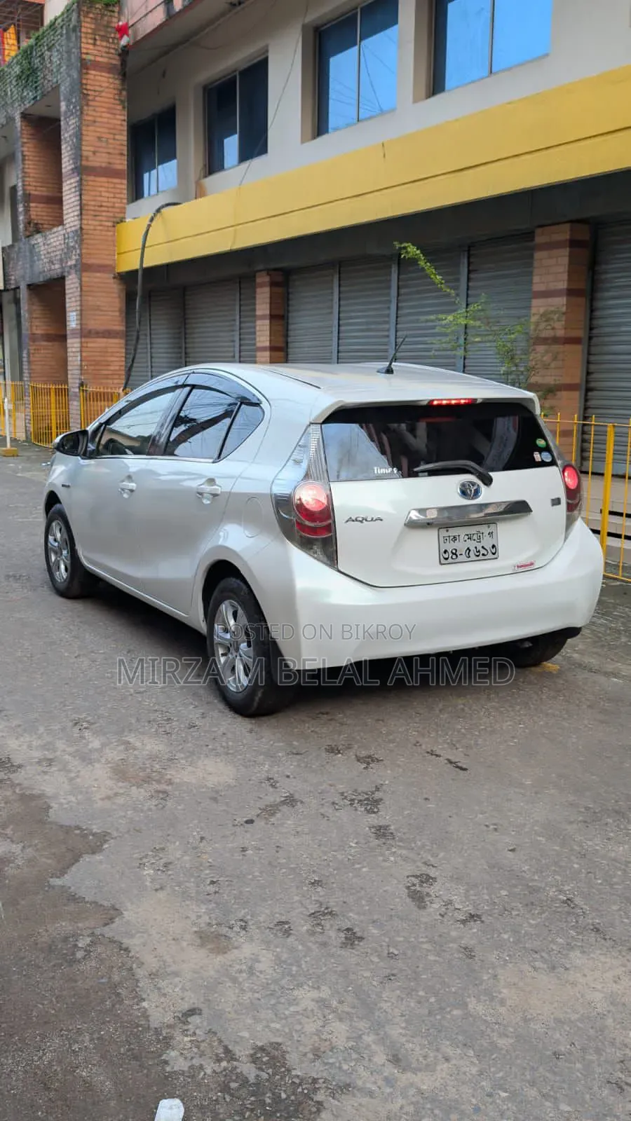 টয়োটা অ্যাকুয়া ২০১৩ পার্ল