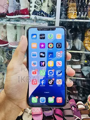 New Apple iPhone XS Max 64 GB Black