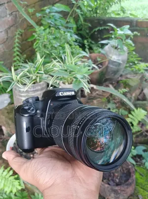 Canon 1000d DSLR Camera With 300mm Zoom Lense