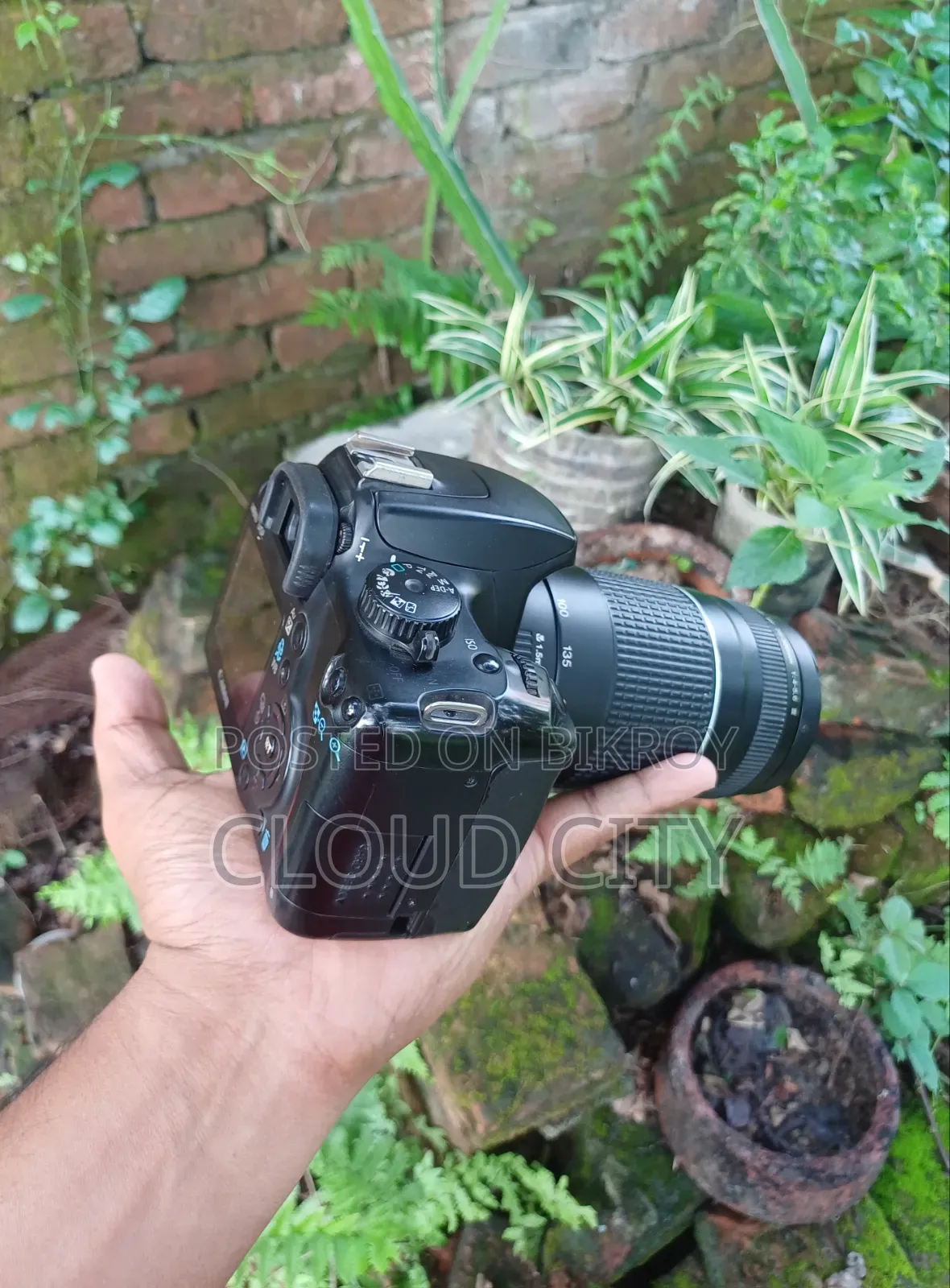 Canon 1000d DSLR Camera With 300mm Zoom Lense