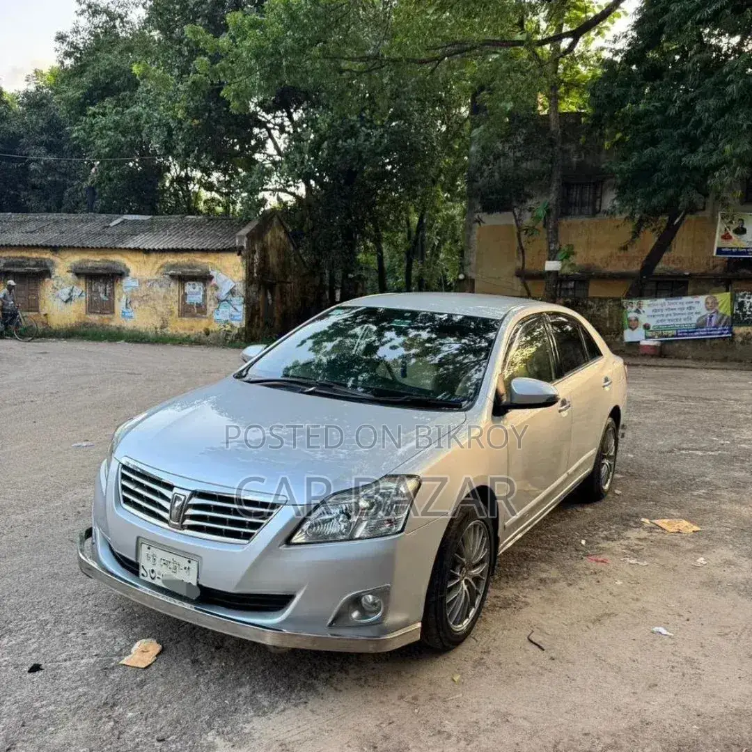 টয়োটা প্রিমিও ১.৫ এফডব্লিউডি ২০১৩ রূপালী