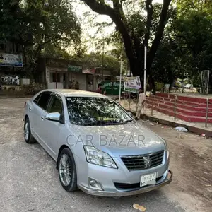 টয়োটা প্রিমিও ১.৫ এফডব্লিউডি ২০১৩ রূপালী