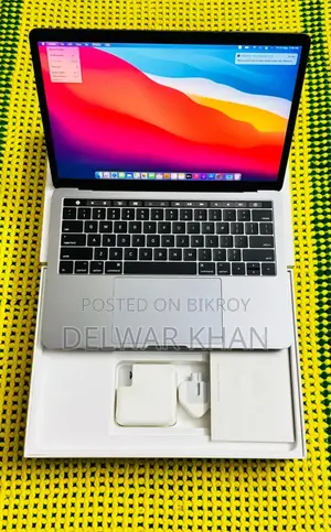 New Laptop Apple MacBook Pro 2017 8GB Intel Core I5 SSD 512GB