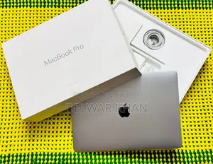 New Laptop Apple MacBook Pro 2017 8GB Intel Core I5 SSD 512GB