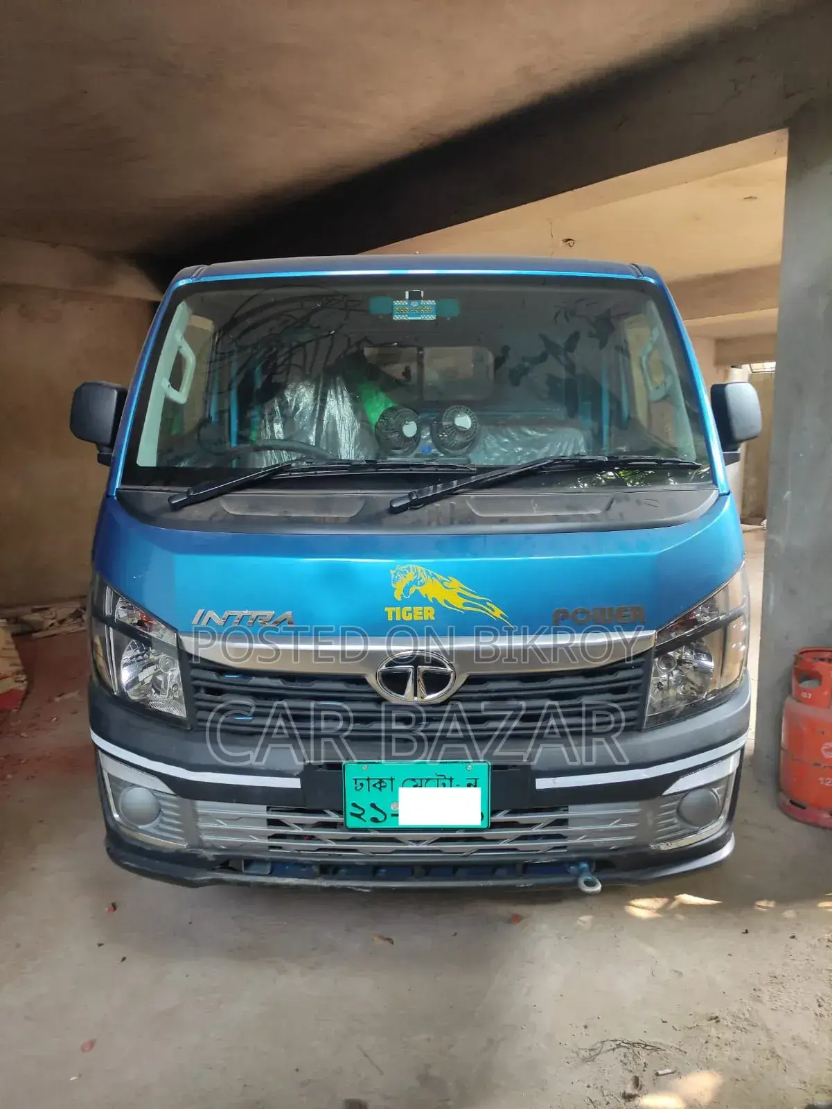 Tata Intra