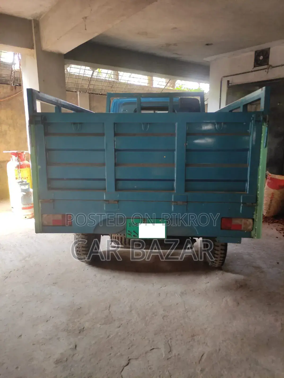 Tata Intra