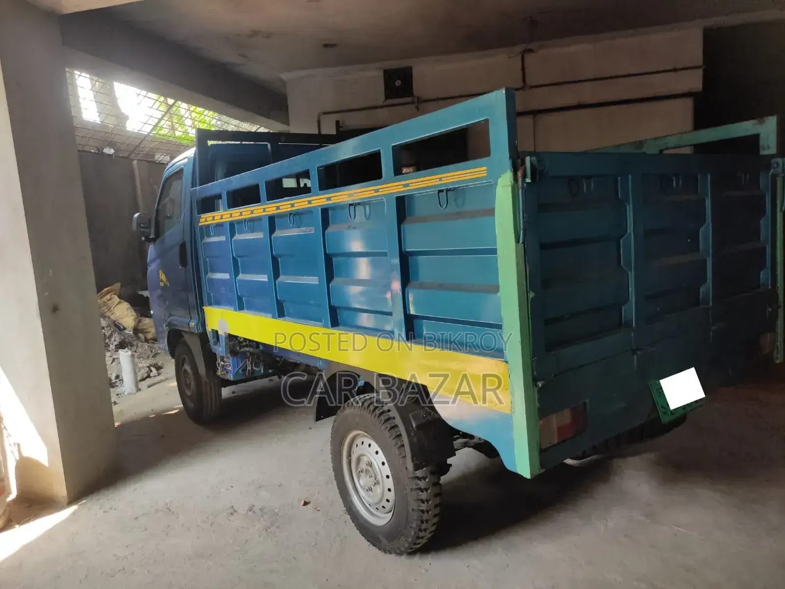 Tata Intra