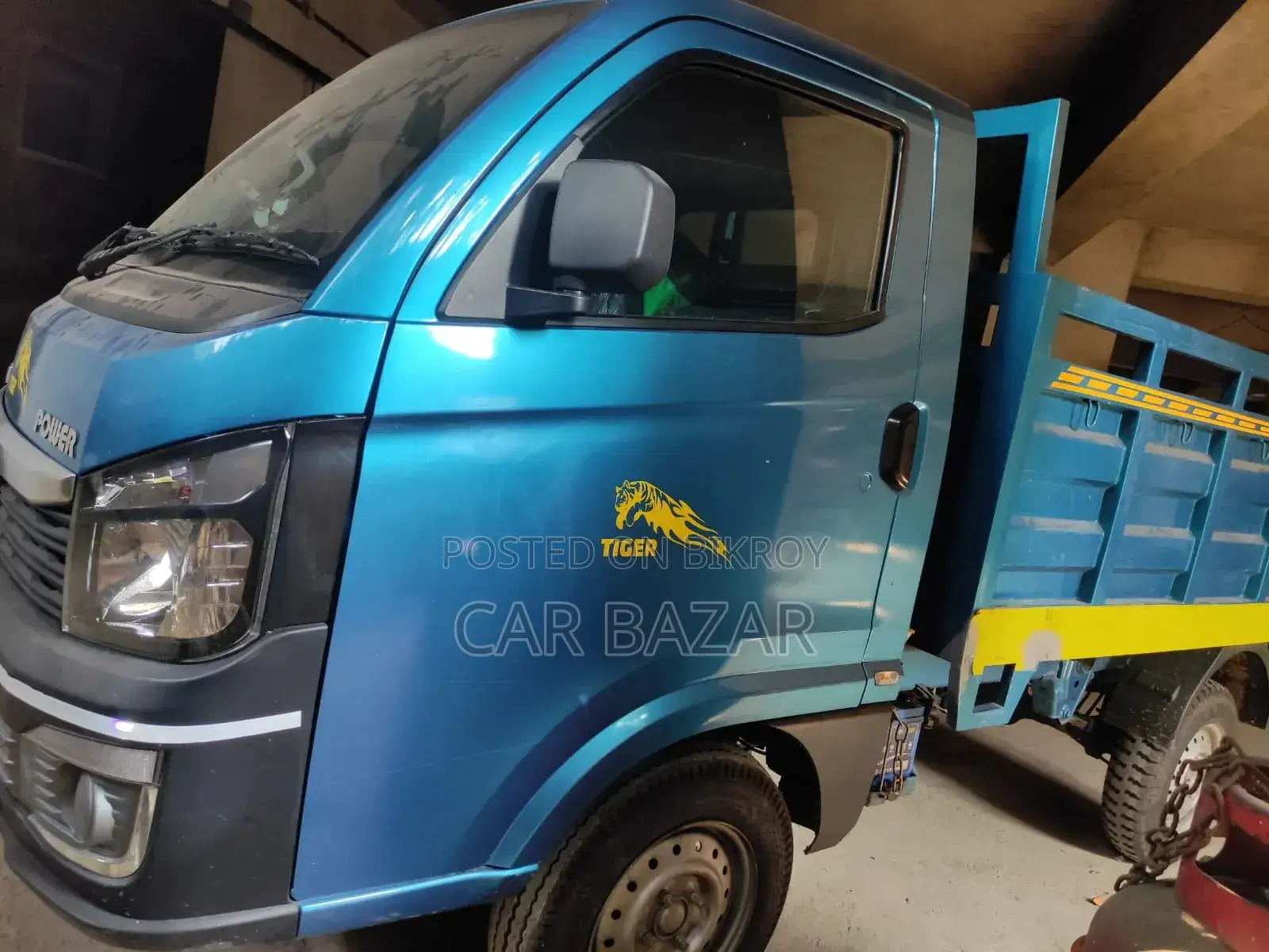 Tata Intra