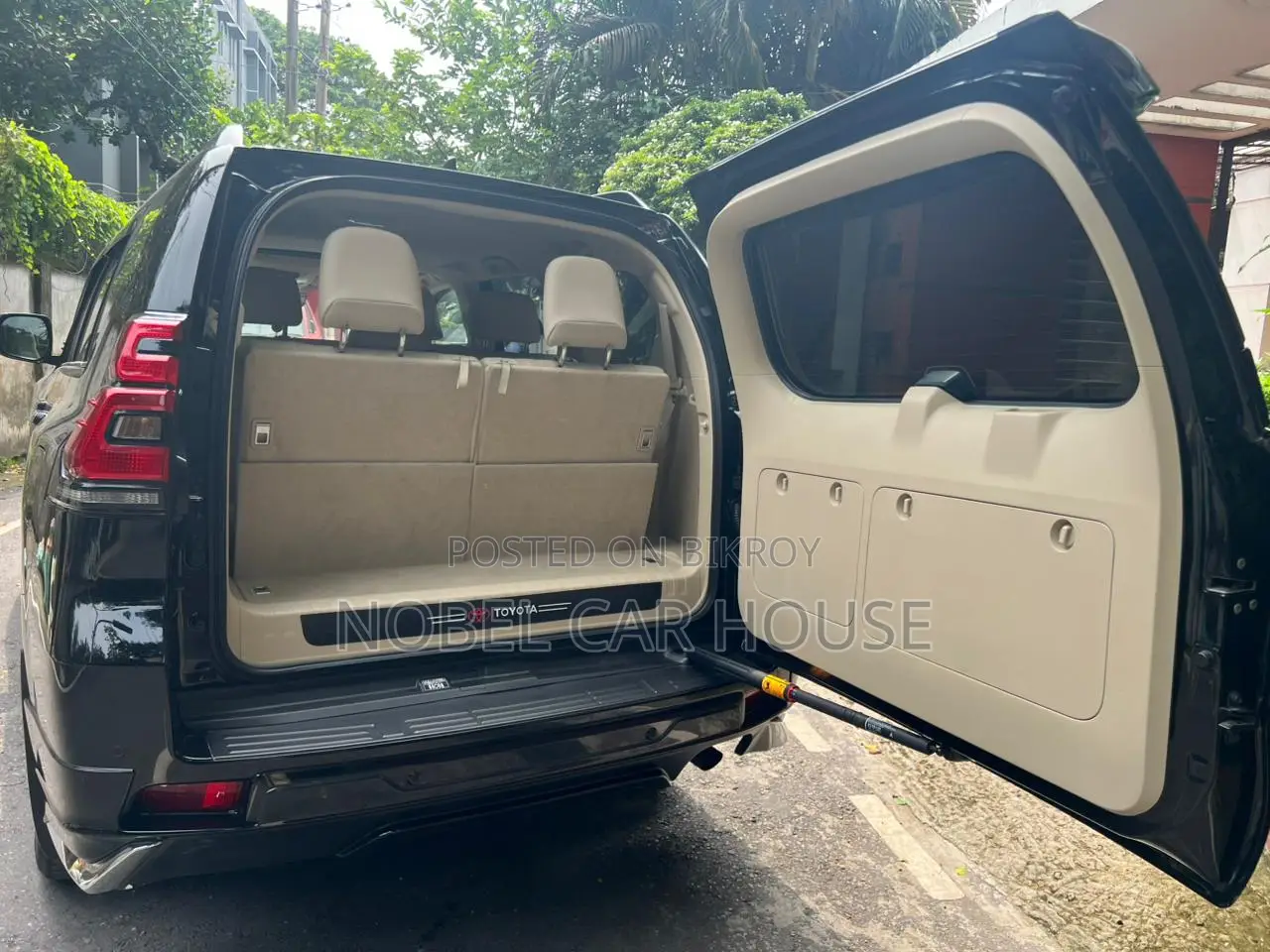 Toyota Land Cruiser Prado 4.0 Petrol TX-L 2022 Black