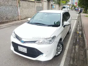 Toyota Corolla Fielder 1.5 Hybrid FWD 2015 White