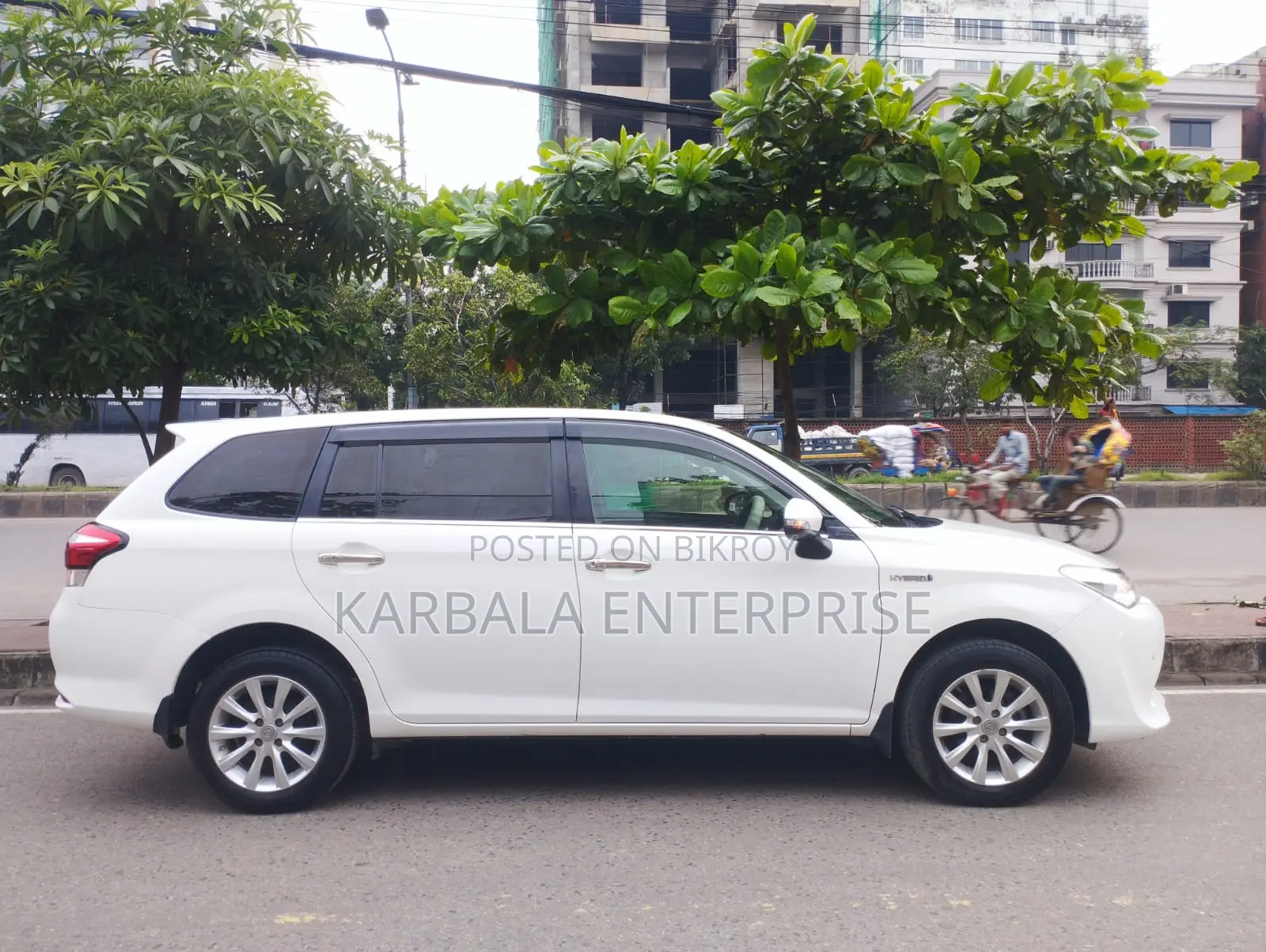 Toyota Corolla Fielder 1.5 Hybrid FWD 2015 White