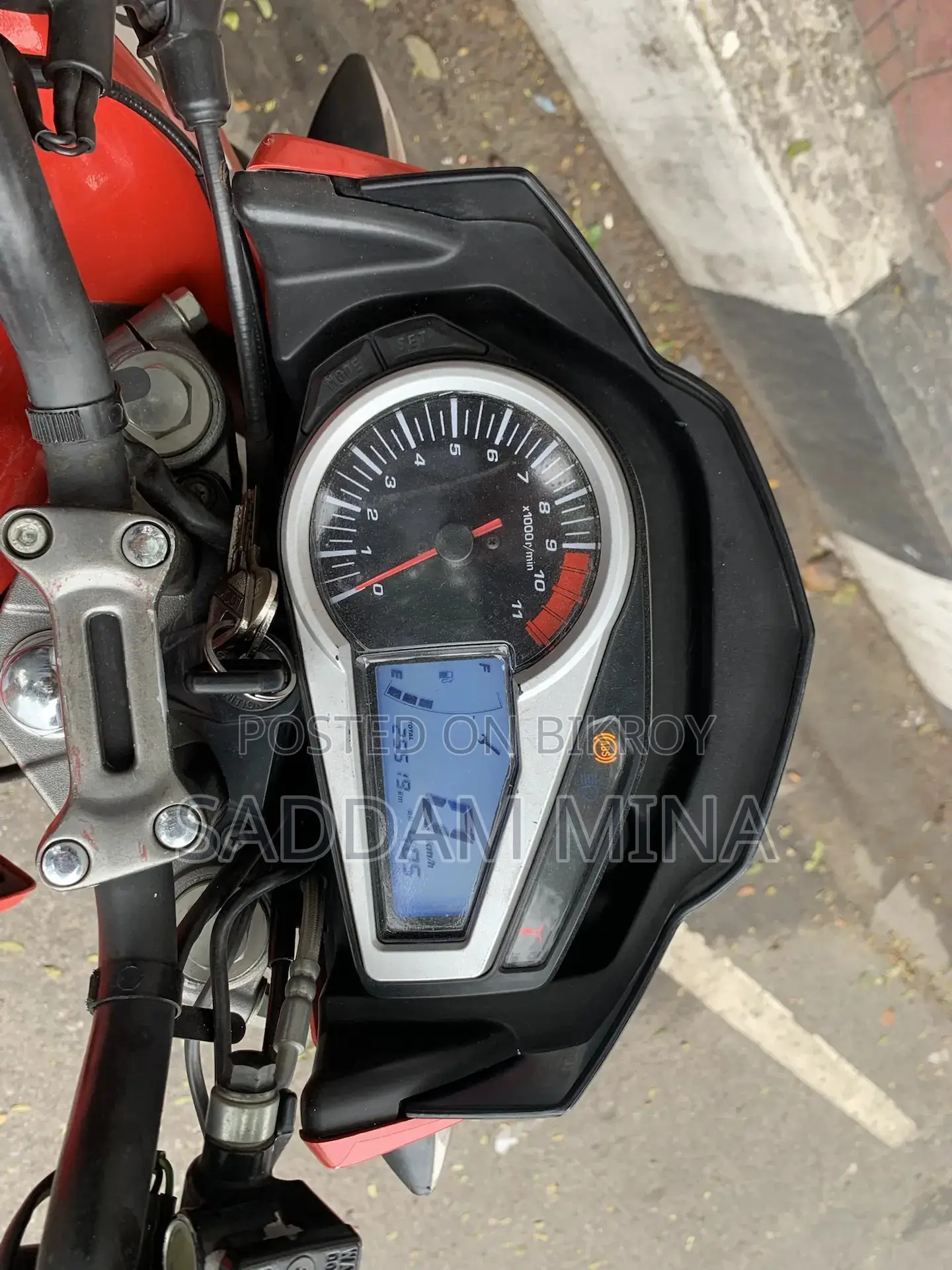Hero Hunk 2022 Red