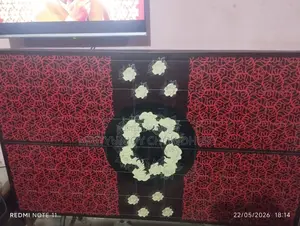 প্লাস্টিক টেবিল ও ৩ টা চেয়ার