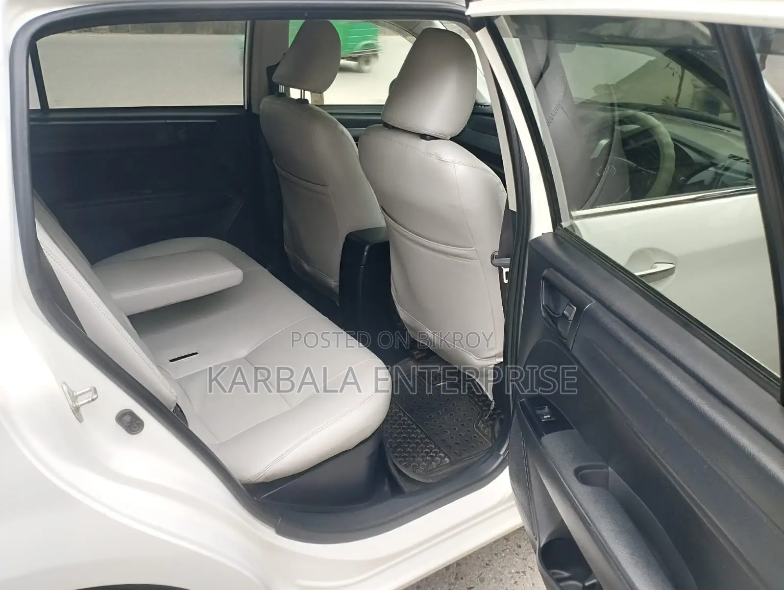 Toyota Corolla Fielder 1.5 Hybrid FWD 2015 White