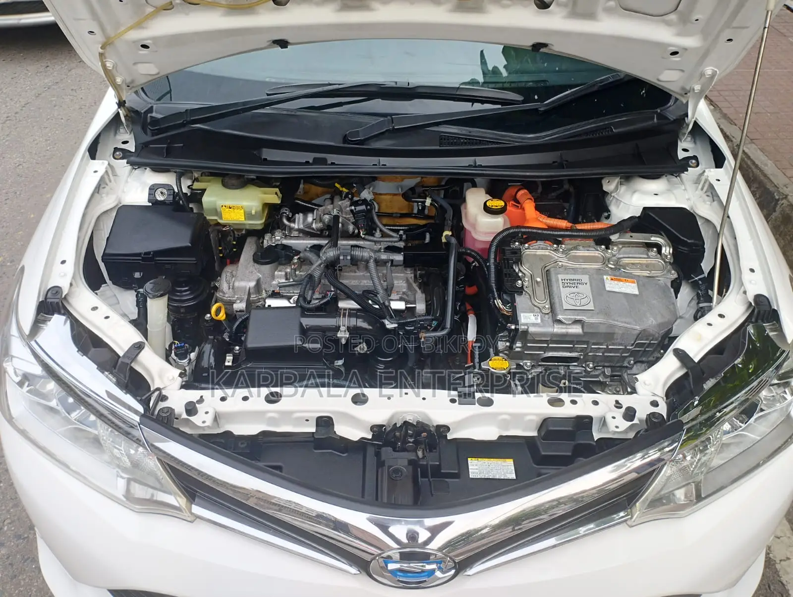 Toyota Corolla Fielder 1.5 Hybrid FWD 2015 White