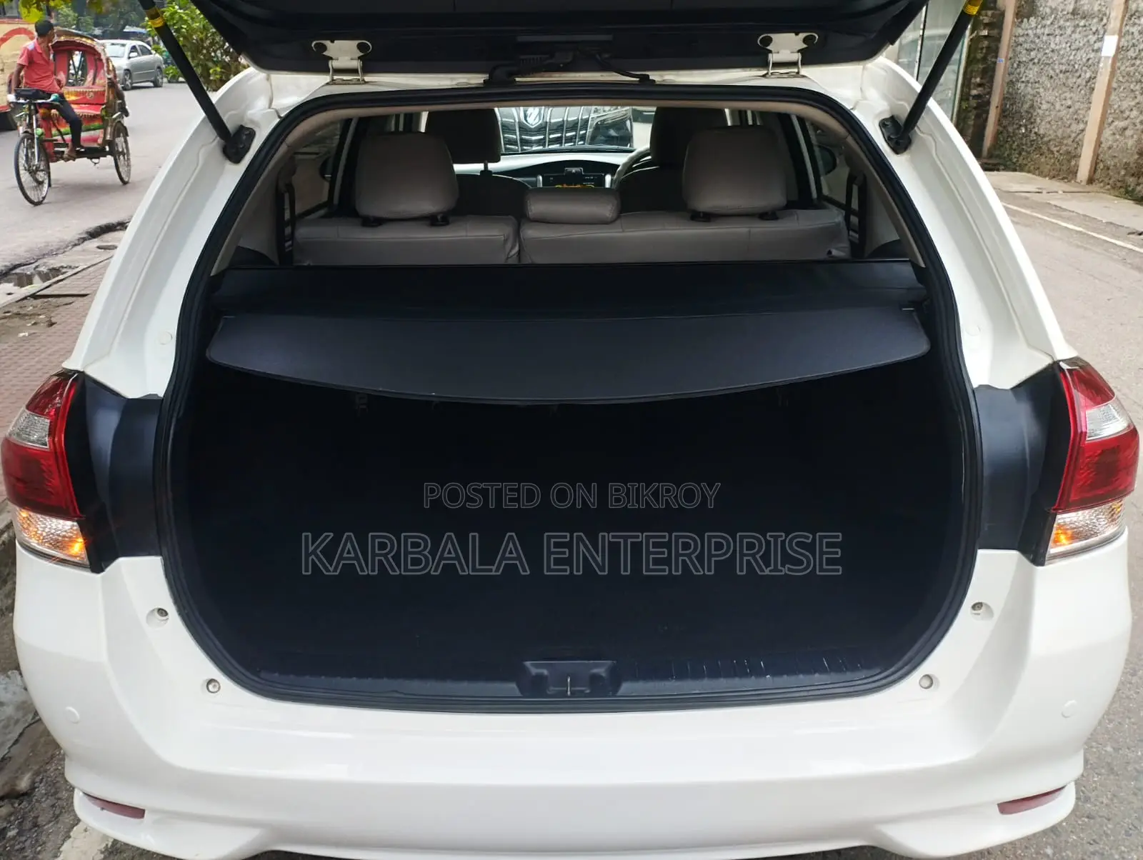 Toyota Corolla Fielder 1.5 Hybrid FWD 2015 White