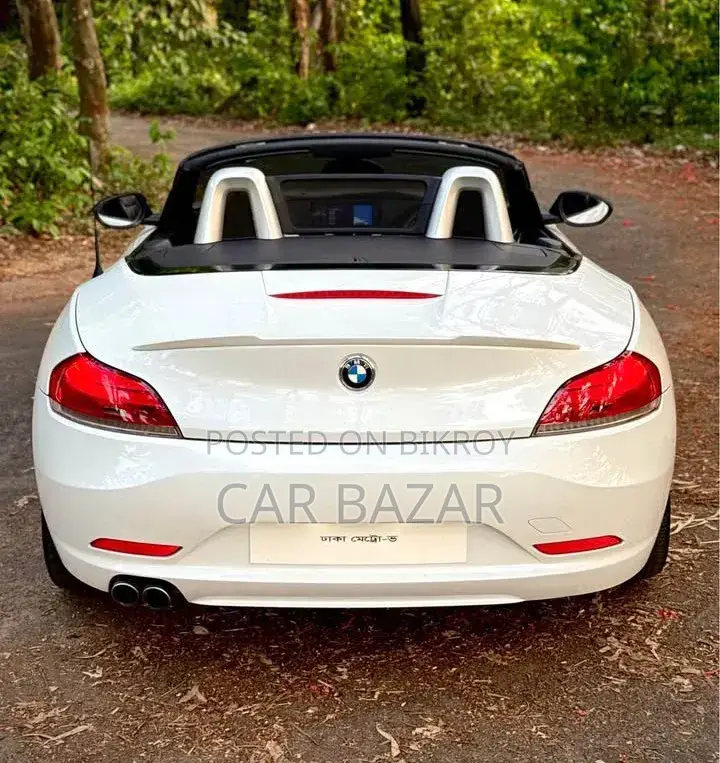 BMW Z4 sDrive30i 2010 White