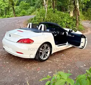 BMW Z4 sDrive30i 2010 White
