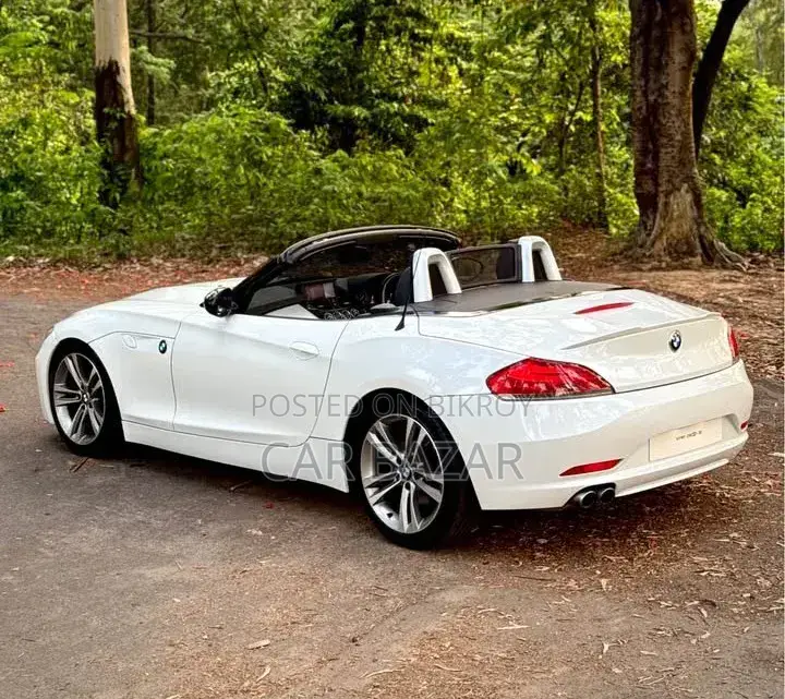BMW Z4 sDrive30i 2010 White