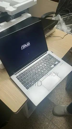 Laptop Asus VivoBook S14 S430UN 8GB AMD Ryzen 5 SSD 512GB