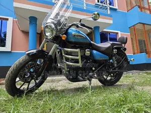 Royal Enfield Meteor 350 2025 Blue