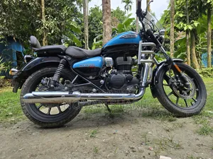 Royal Enfield Meteor 350 2025 Blue