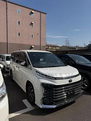 Toyota Voxy 2023 Pearl