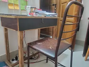 স্টাডি টেবিল উইথ চেয়ার