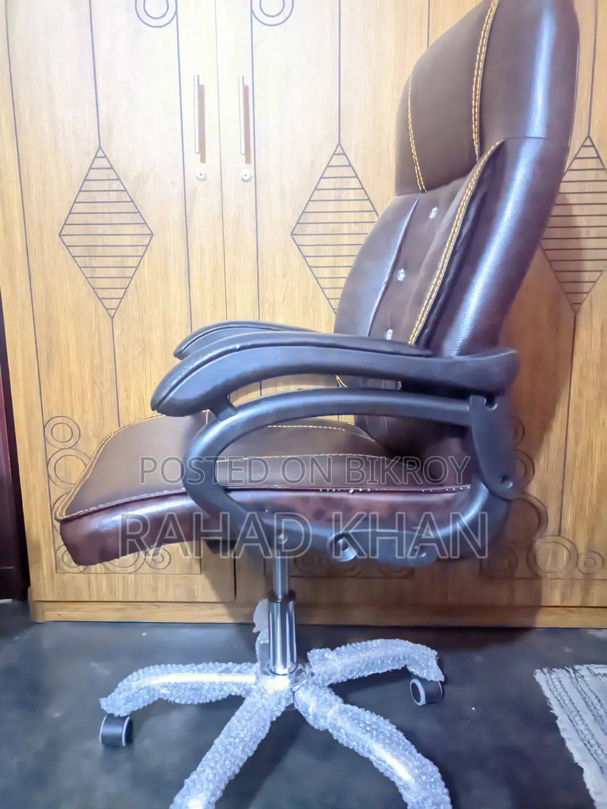 Almost New Condition Office Chair. One Month Use Only.