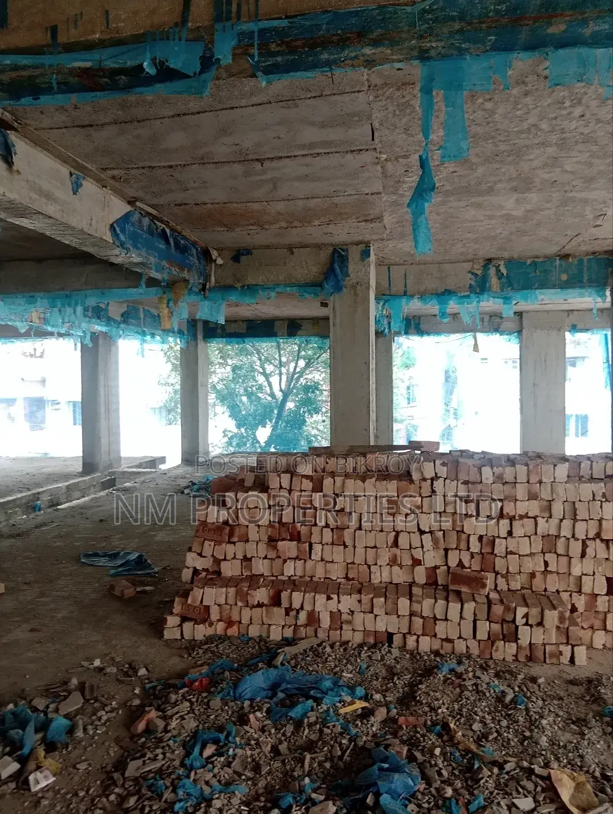 কাজীপাড়ায় ৪ বেডরুমের ফার্নিশড অ্যাপার্টমেন্ট বিক্রয়ের জন্য