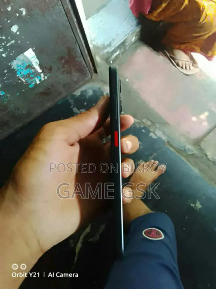New 2E E240 Black
