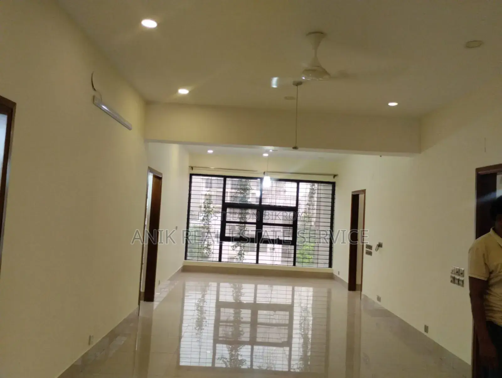 বনানীর অনিক রিয়েল এস্টেটে ৩ বেডরুমের অ্যাপার্টমেন্ট ভাড়া হবে