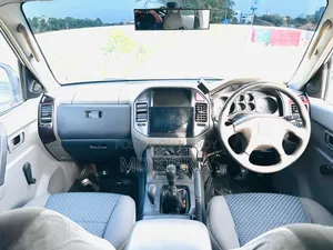 Mitsubishi Pajero 2003 Silver