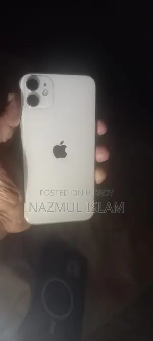 New Apple iPhone 11 128 GB White