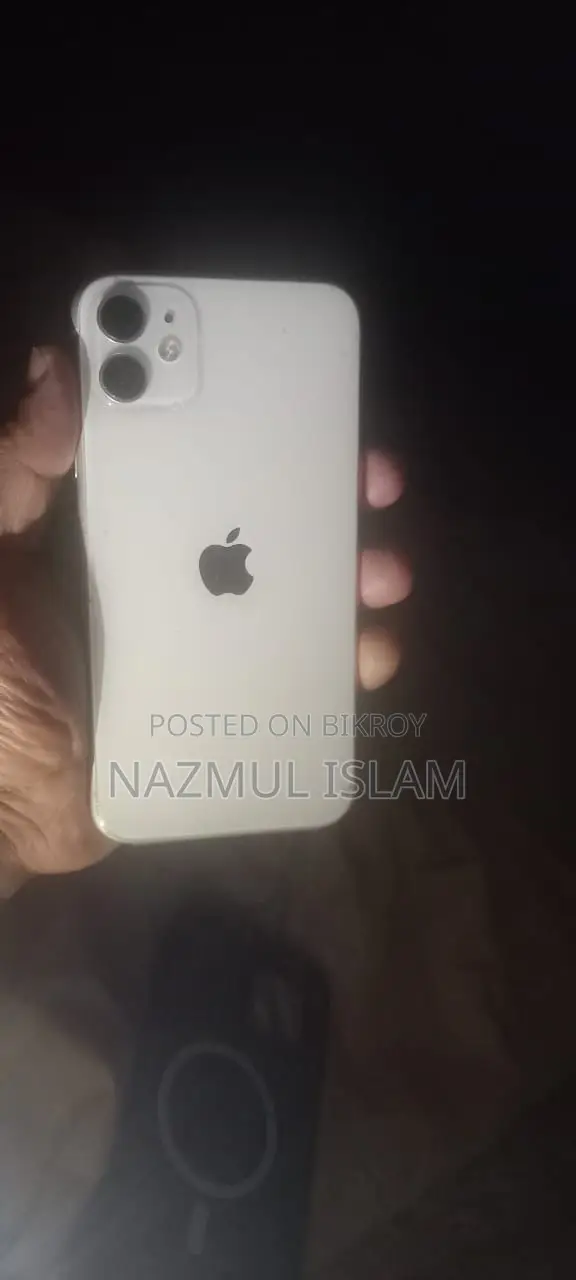 New Apple iPhone 11 128 GB White