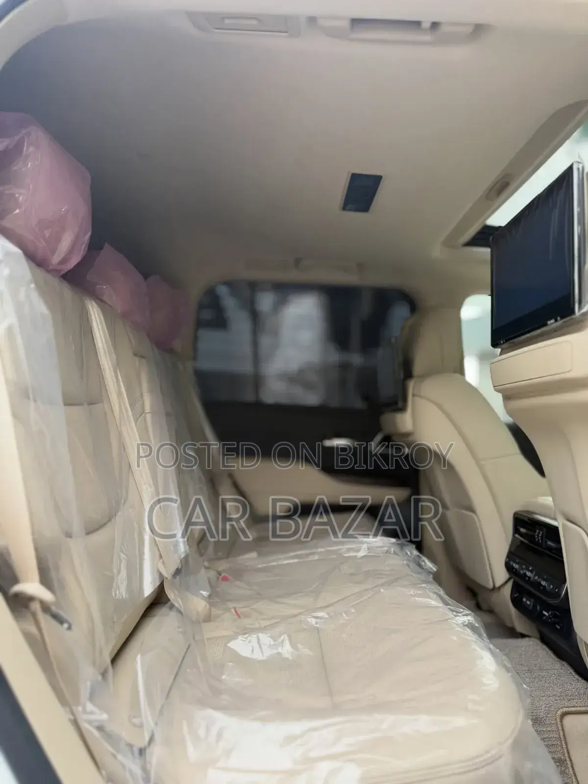 টয়োটা ল্যান্ড ক্রুজার LC300 ২০২৩ হোয়াইট